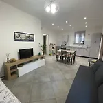 Rosselli Apartament *